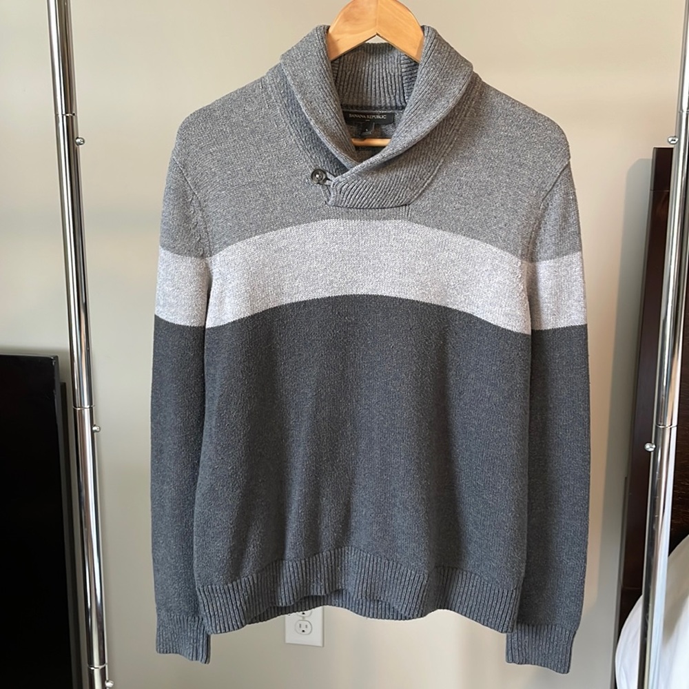 Banana Republic Gray Knitted Sweater Size Small